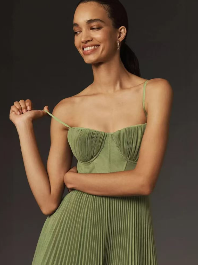 Fynlee | Elegant Sculpted Dress with Flattering Silhouette