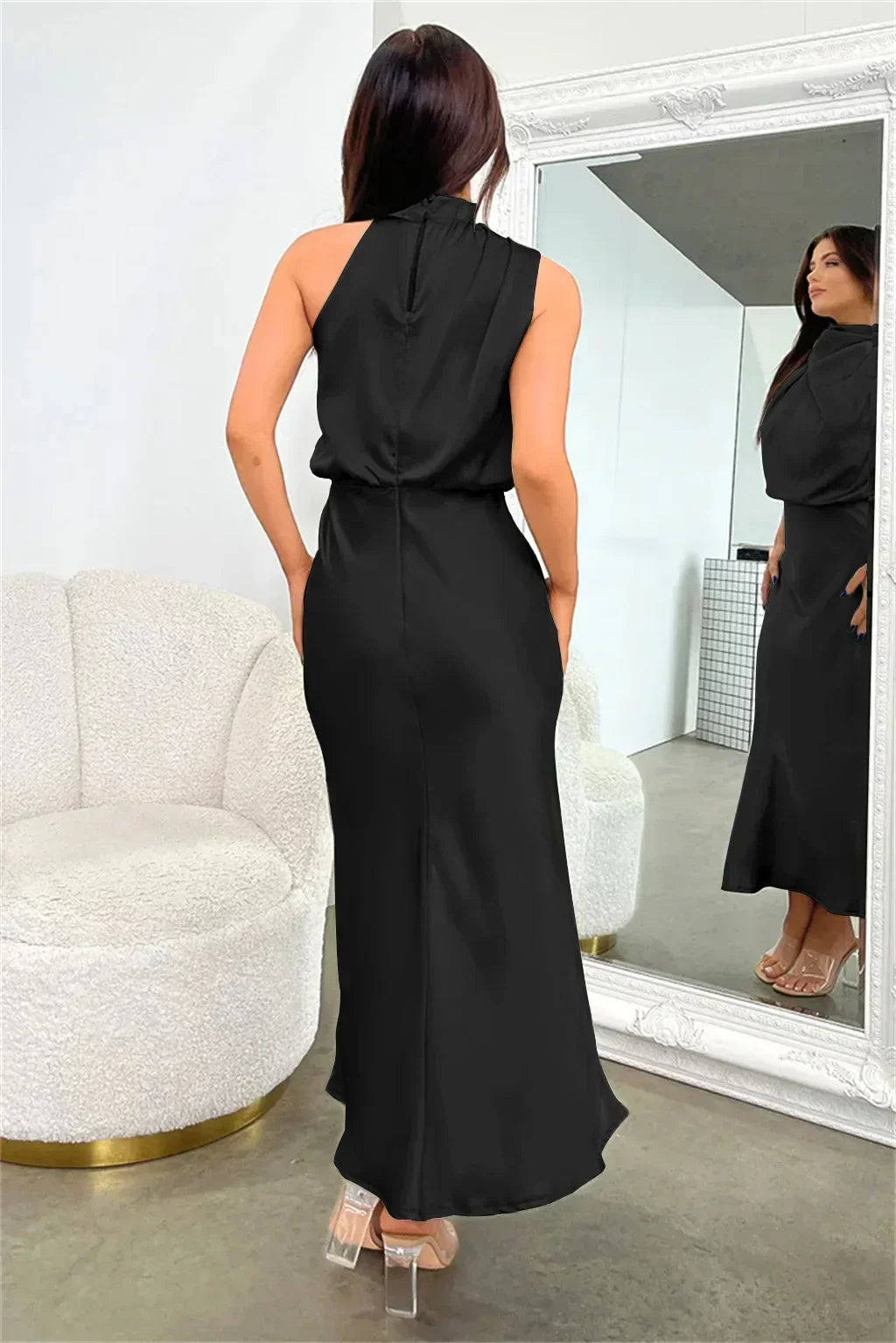 Havilisse | Modern Slim Halter Occasion Dress