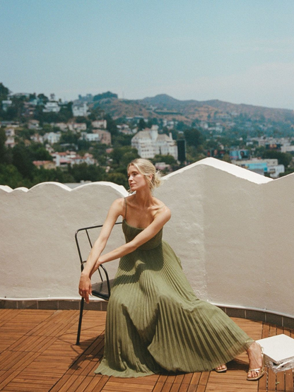 Fynlee | Elegant Sculpted Dress with Flattering Silhouette