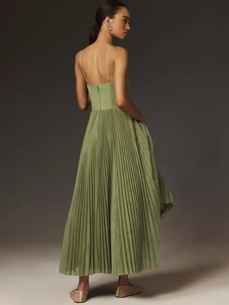 Fynlee | Elegant Sculpted Dress with Flattering Silhouette