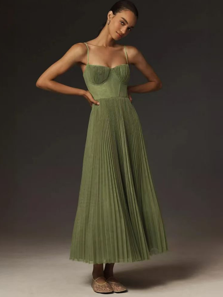Fynlee | Elegant Sculpted Dress with Flattering Silhouette