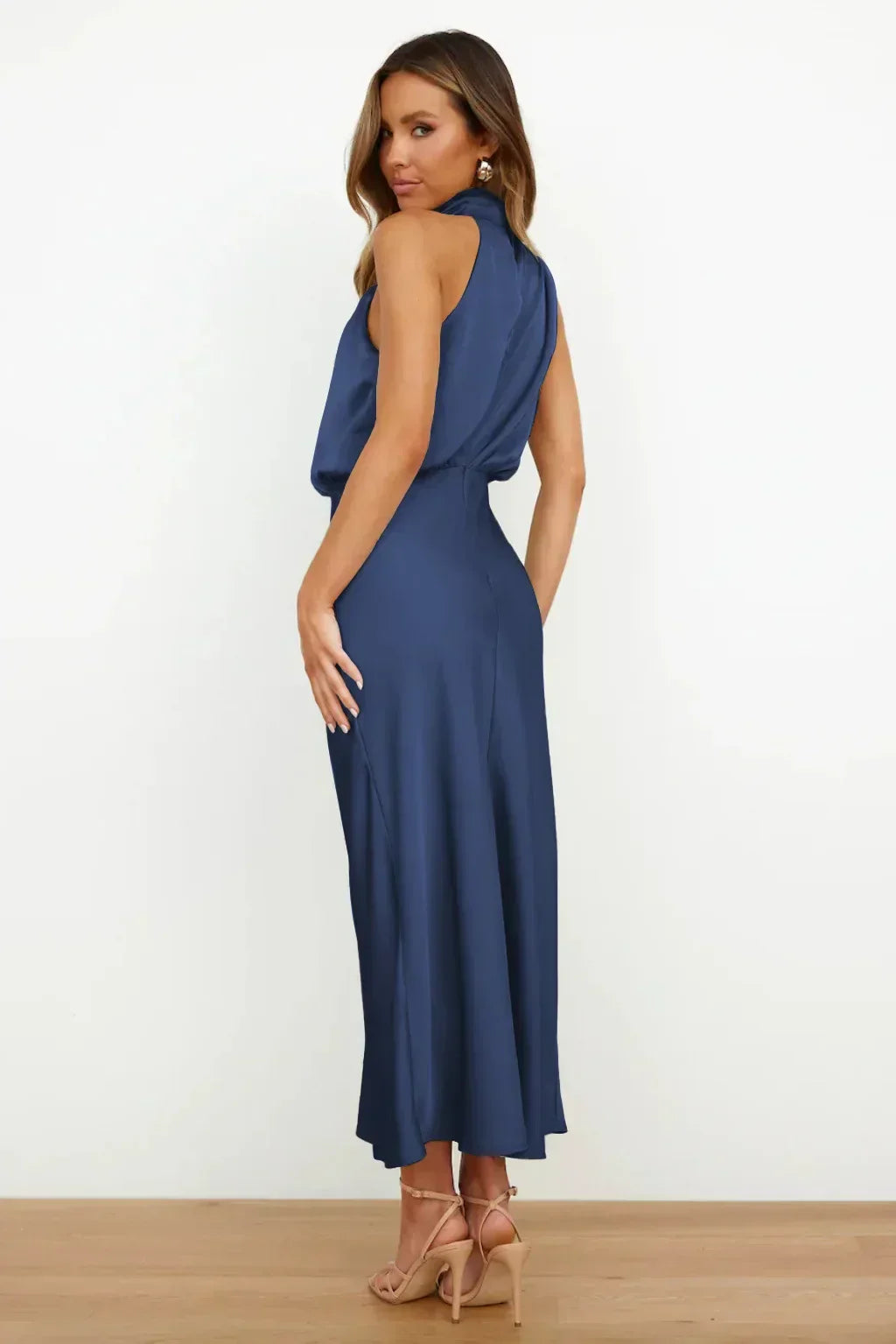 Havilisse | Modern Slim Halter Occasion Dress