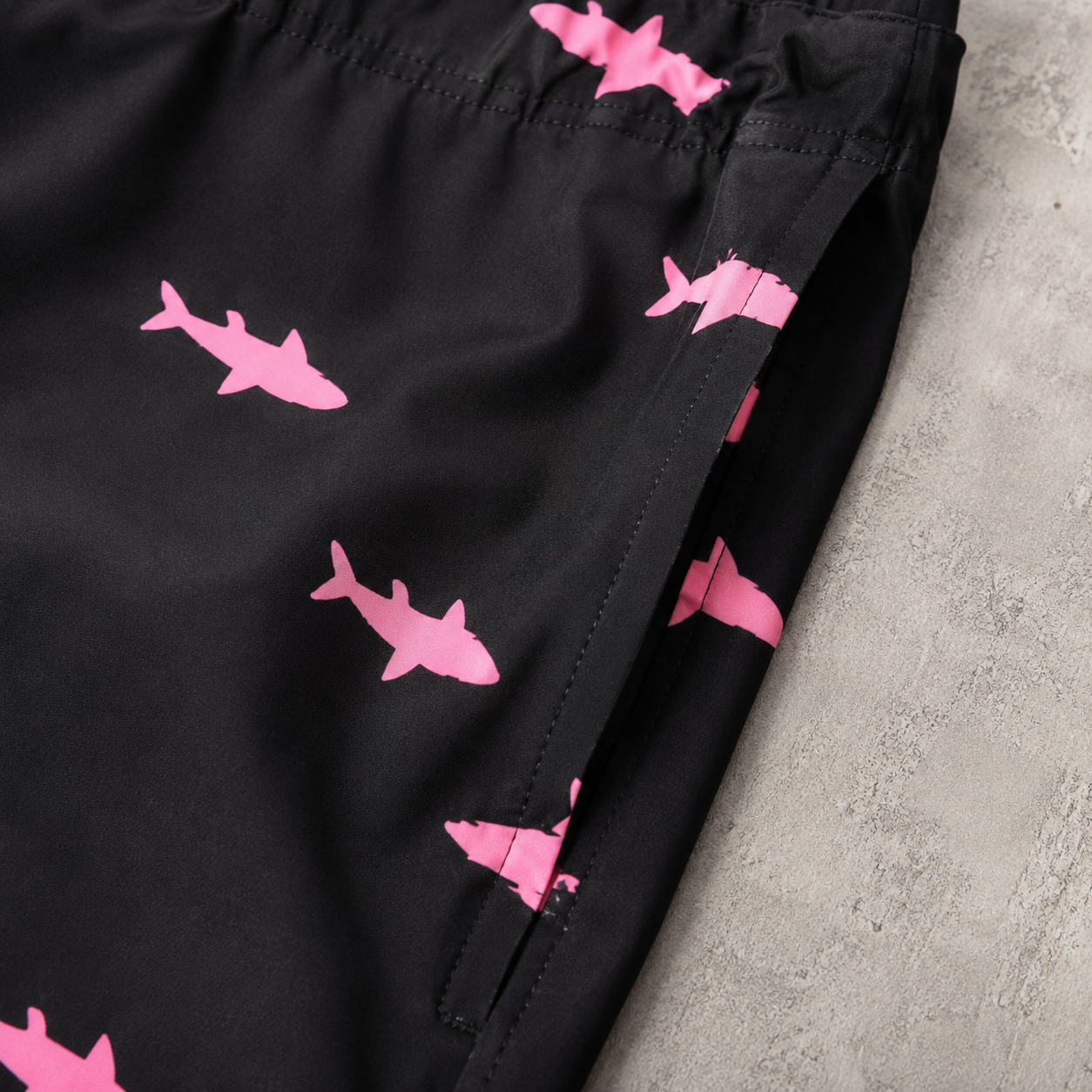 Men's Swim Trunks - Shark Print Lined Beach Shorts