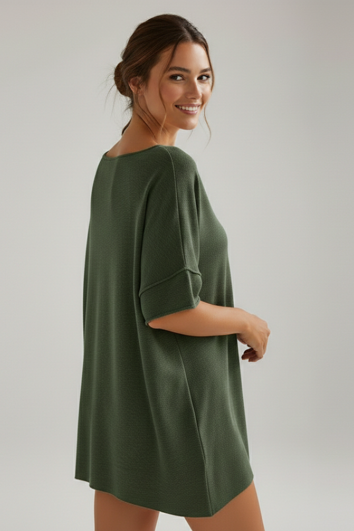 Ruby | Women's Oversized T-Shirt with Round Neck Basic Style