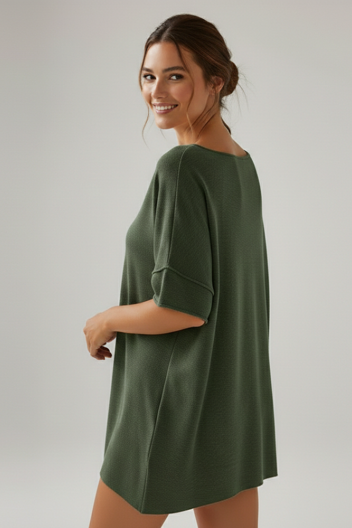 Ruby | Women's Oversized T-Shirt with Round Neck Basic Style