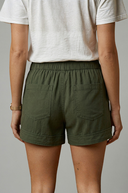 Astrid | Versatile Relaxed Fitted Shorts with Functional Side Pockets