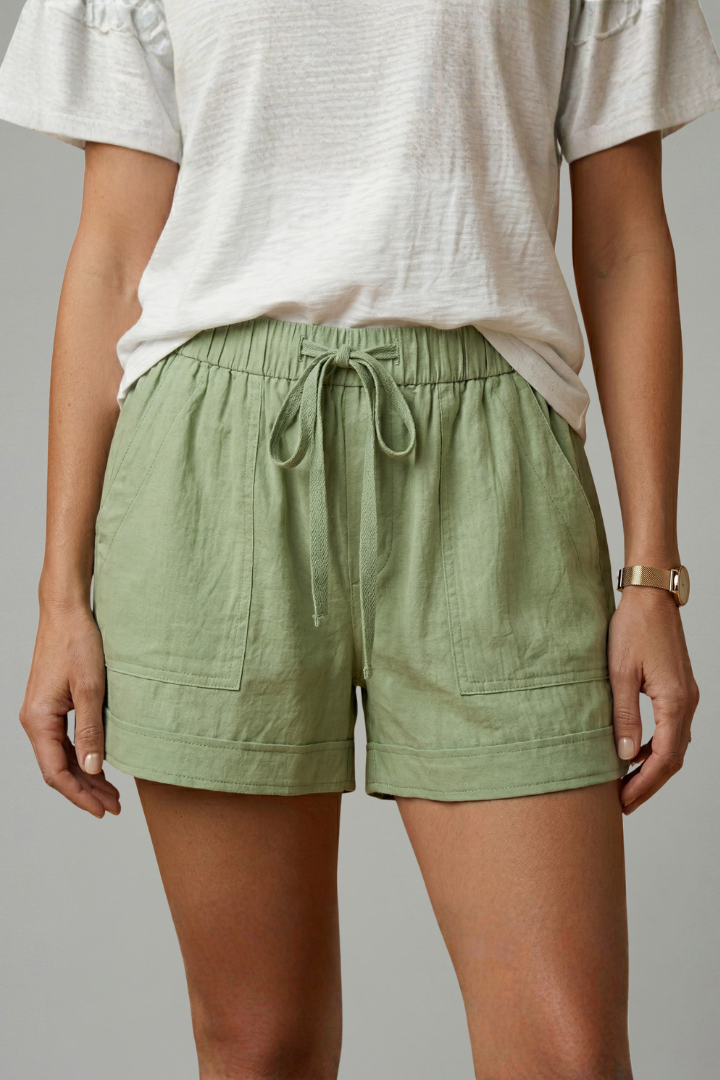 Astrid | Versatile Relaxed Fitted Shorts with Functional Side Pockets