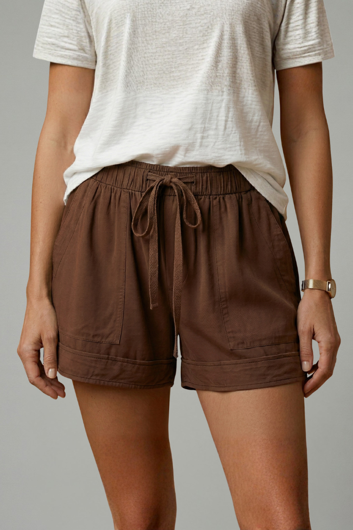 Astrid | Versatile Relaxed Fitted Shorts with Functional Side Pockets