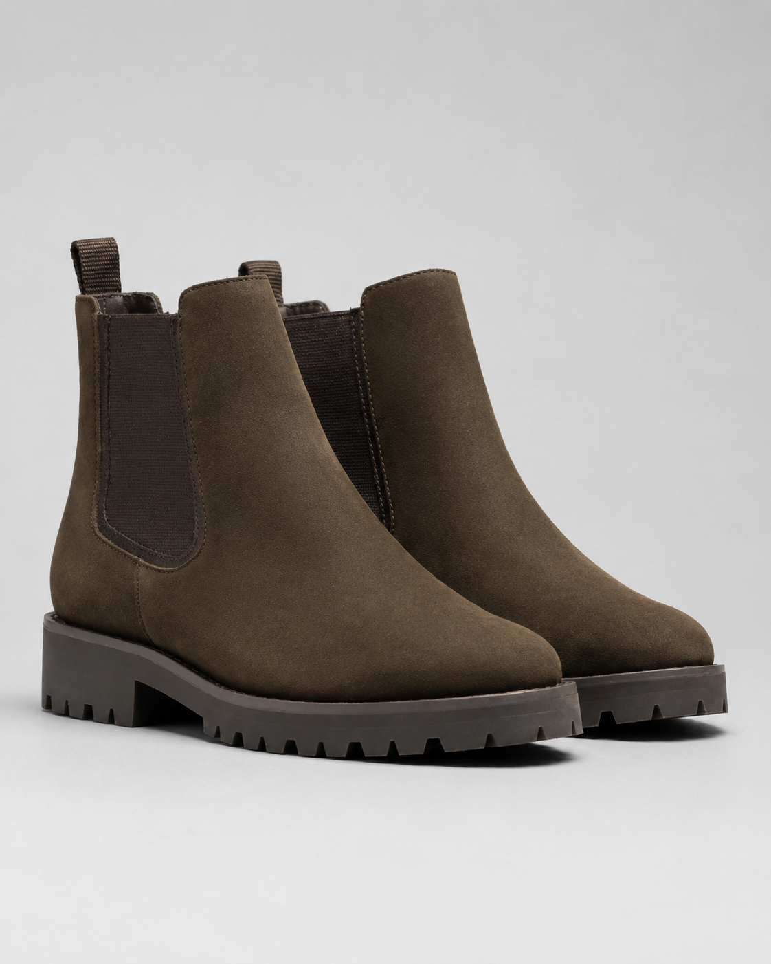 Women's Chelsea Boots - Suede Look Chunky Lug Sole