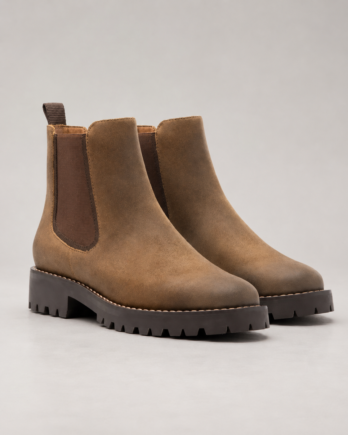 Women's Chelsea Boots - Suede Look Chunky Lug Sole