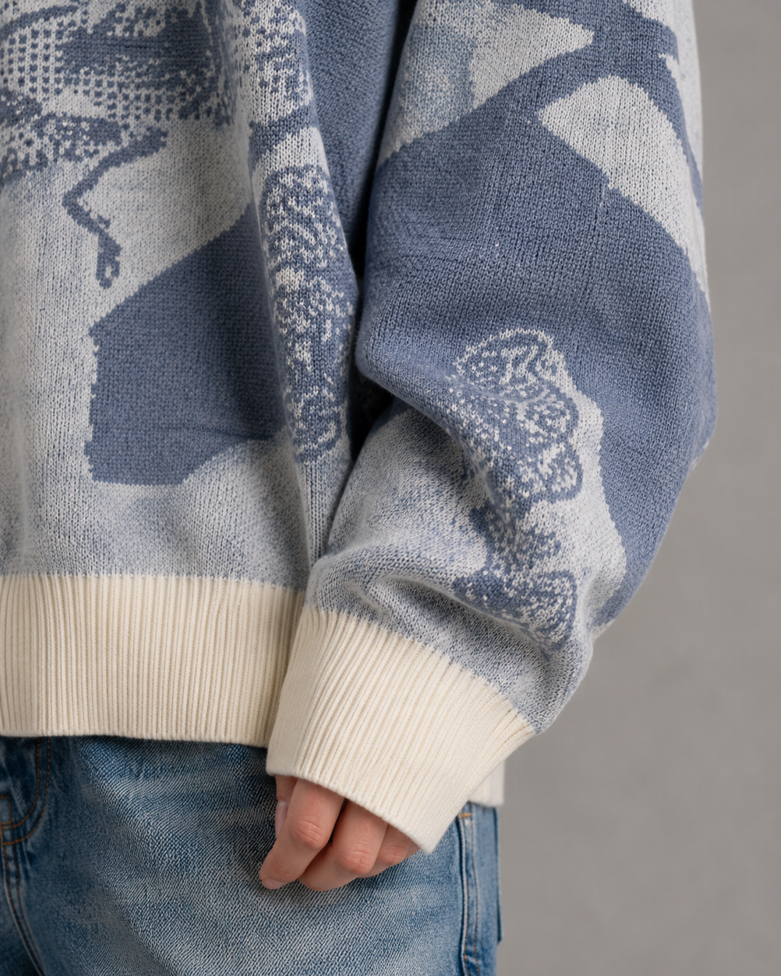 Women's Oversized Knit Sweater - Graphic Relaxed Fit